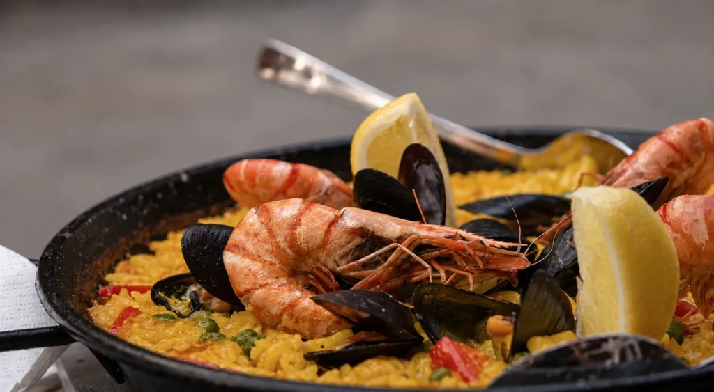 Paella Valenciana amb un toc, prepared and ready to serve.